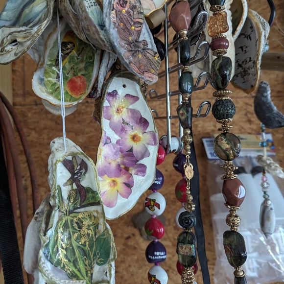 Custom Orders Handcrafted & decoupaged Oyster Clam shells florals animals Maps - Picture 10 of 14